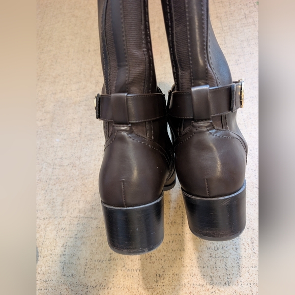 NWOT- Tommy Hilfiger Brown Boots - Picture 4 of 15